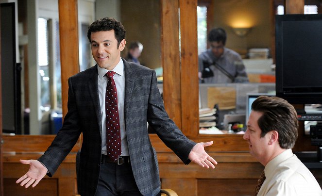 The Grinder - Grinder Rests in Peace - Photos - Fred Savage