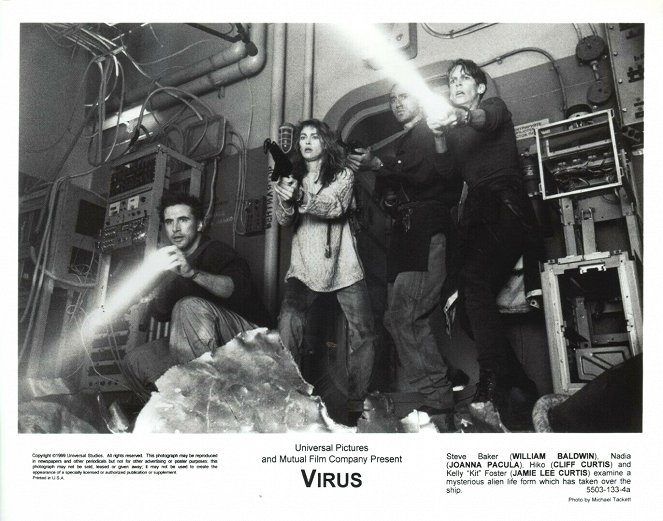 Virus - Schiff ohne Wiederkehr - Lobbykarten - William Baldwin, Joanna Pacuła, Cliff Curtis, Jamie Lee Curtis