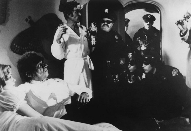 Dr. Heckyl and Mr. Hype - Z filmu - Sunny Johnson, Oliver Reed, Jackie Coogan