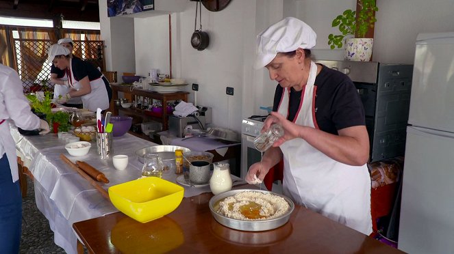 Vůně albánské kuchyně s Miroslavem Donutilem - Epizoda 2 - Z filmu