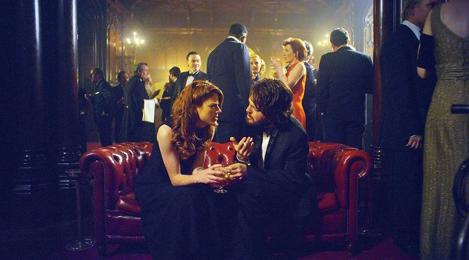 Utopia - Episode 1 - Filmfotos - Rose Leslie, Tom Burke