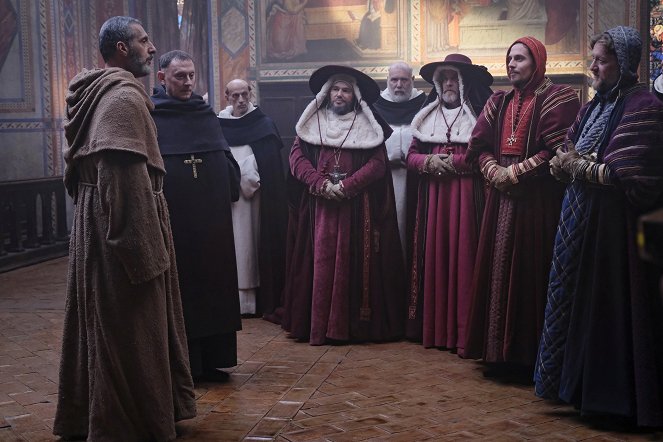 Il Nome della Rosa - Episode 5 - De la película - John Turturro, Michael Emerson, Rinat Khismatouline