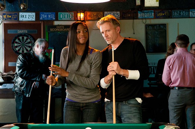 Rookie Blue - A Little Faith - Photos - Enuka Okuma, Callum Keith Rennie