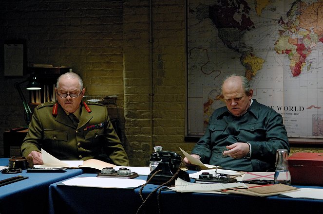 Churchill háborúja - Filmfotók - Robert Pugh, Brendan Gleeson