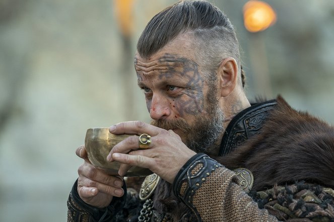 Vikings - Death and the Serpent - Photos