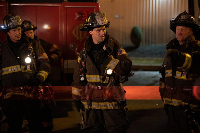 Chicago Fire - Kde skončíme - Z filmu - Taylor Kinney, Jesse Spencer, Christian Stolte