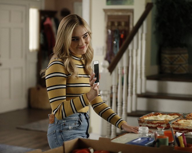 American Housewife - One Step Forward, Three Steps Back - Do filme - Meg Donnelly