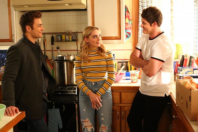 American Housewife - One Step Forward, Three Steps Back - Photos - Peyton Meyer, Meg Donnelly, Matt Shively