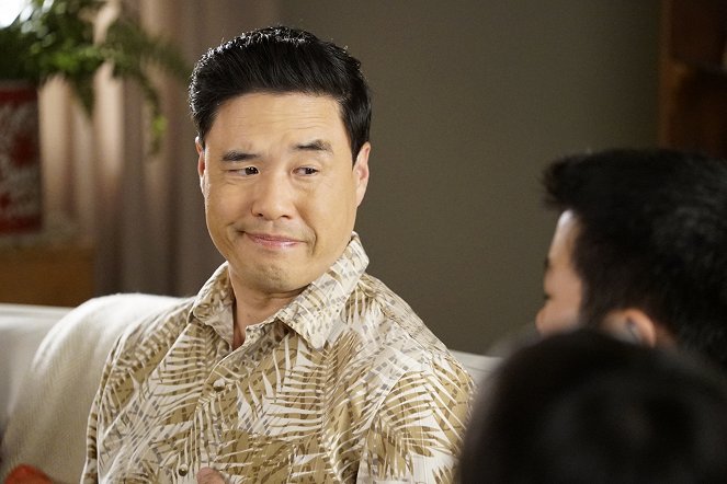 Fresh Off the Boat - A Seat at the Table - Photos - Randall Park