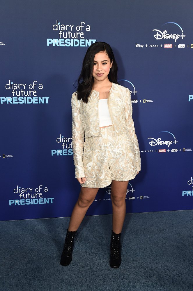 Deník budoucí prezidentky - Z akcí - The cast of ‘Diary of a Future President’ attended a Red Carpet Premiere on Tuesday, January 14, 2020 in Los Angeles, CA