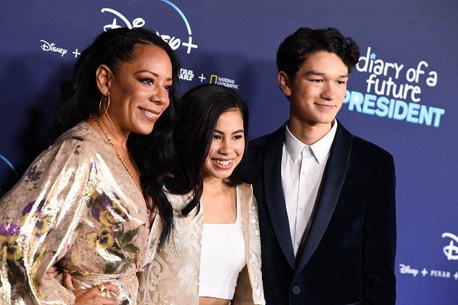 Egy leendő elnök naplója - Rendezvények - The cast of ‘Diary of a Future President’ attended a Red Carpet Premiere on Tuesday, January 14, 2020 in Los Angeles, CA