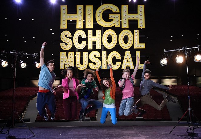 High School Musical: The Musical: The Series - What Team? - Promokuvat - Matt Cornett, Sofia Wylie, Joshua Bassett, Olivia Rodrigo, Joe Serafini