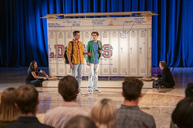 High School Musical: The Musical: The Series - Season 1 - Opening Night - Photos - Matt Cornett, Joshua Bassett