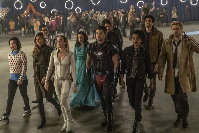 DC's Legends of Tomorrow - Season 4 - Le Parc attrape-monstres - Film - Ramona Young, Jes Macallan, Adam Tsekhman, Caity Lotz, Courtney Ford, Nick Zano, Brandon Routh, Maisie Richardson-Sellers, Shayan Sobhian, Matt Ryan