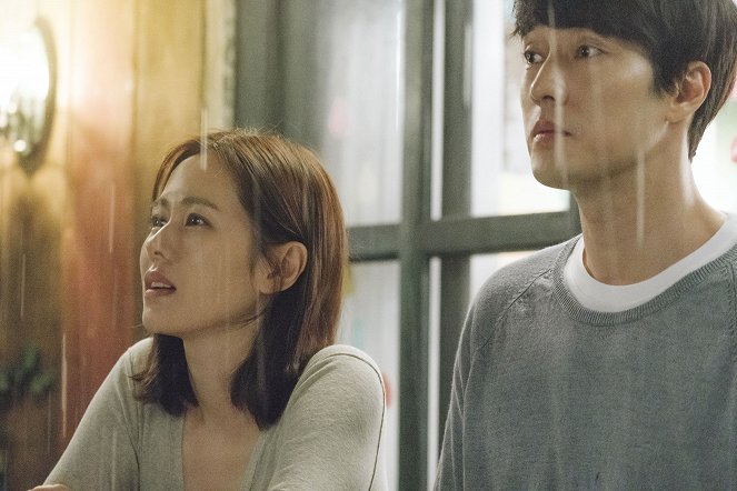Jigeum mannaleo gabnida - Do filme - Ye-jin Son, Ji-sub So