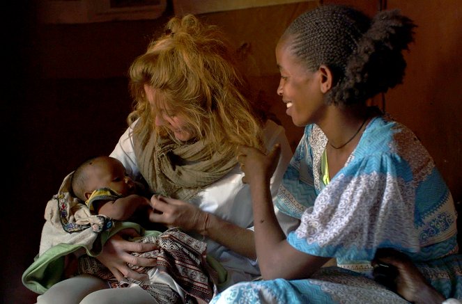 Rituels du monde - Éthiopie : Un baptême dans le ciel - Z filmu