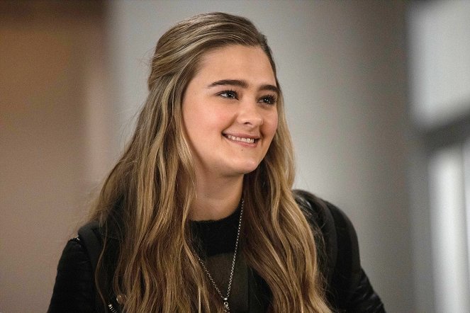 A Million Little Things - We're the Howards - Photos - Lizzy Greene