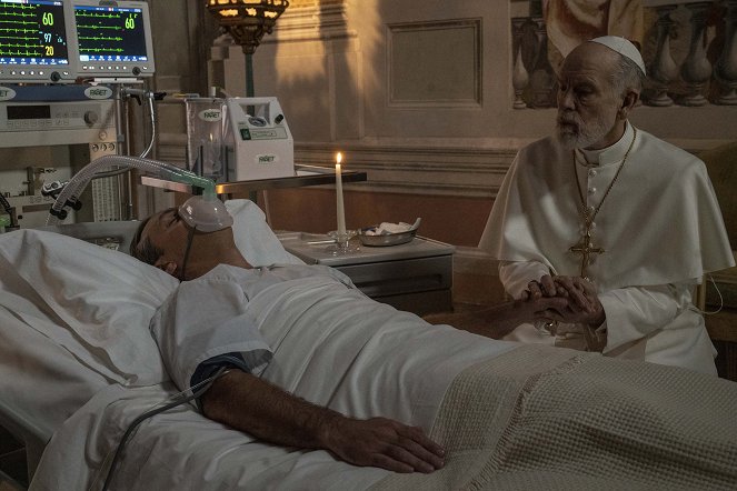 The New Pope - Episode 4 - Van film - Jude Law, John Malkovich