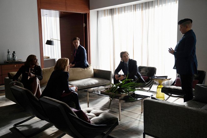 Madam Secretary - Season 5 - Eyjafjallajökull - Photos - Patina Miller, Erich Bergen, Sebastian Arcelus