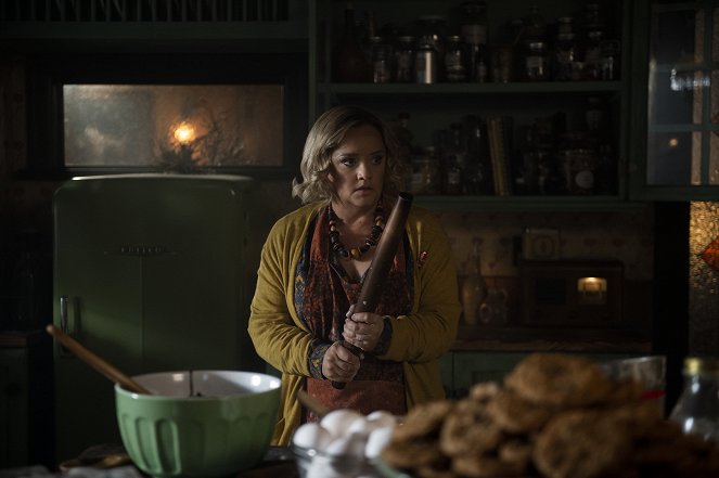 Chilling Adventures of Sabrina - Season 1 - Chapter Eleven: A Midwinter's Tale - Photos - Lucy Davis