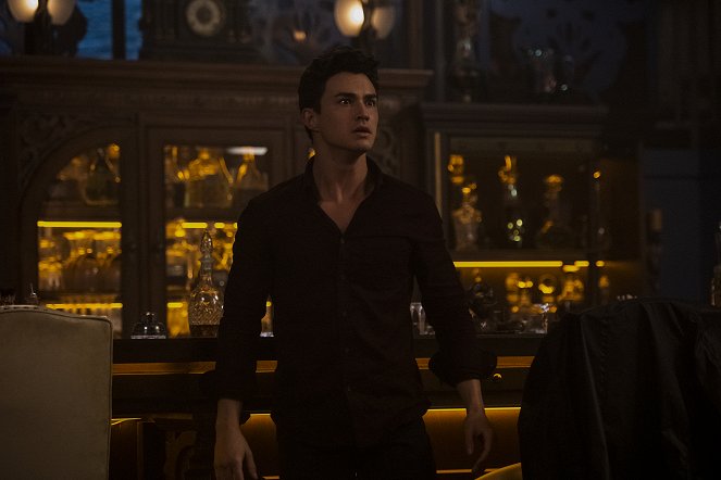 Chilling Adventures of Sabrina - Chapter Seventeen: The Missionaries - Photos - Gavin Leatherwood