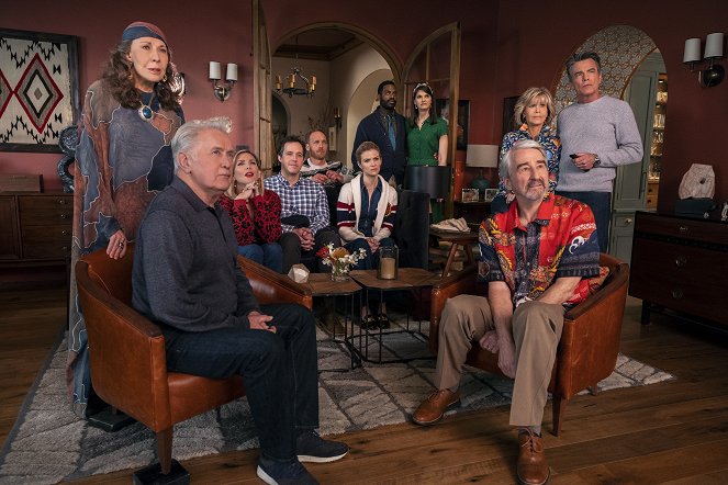 Grace and Frankie - The Trophy Wife - Photos - Lily Tomlin, Martin Sheen, June Diane Raphael, Ethan Embry, Baron Vaughn, Jane Fonda, Sam Waterston, Peter Gallagher
