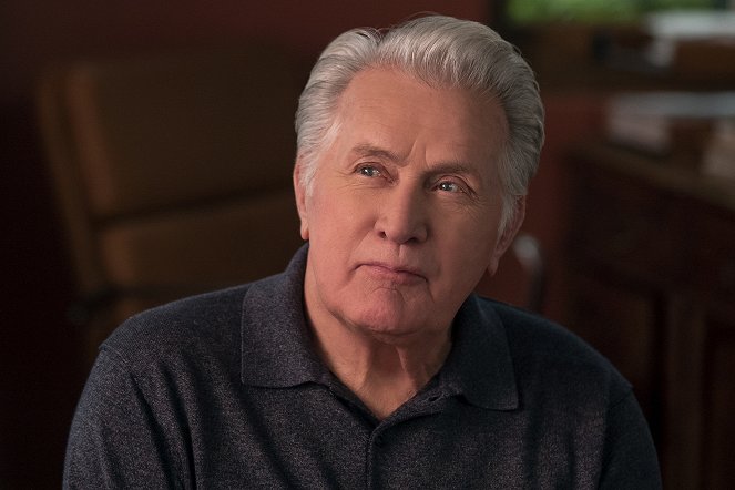 Grace and Frankie - The Trophy Wife - Van film - Martin Sheen