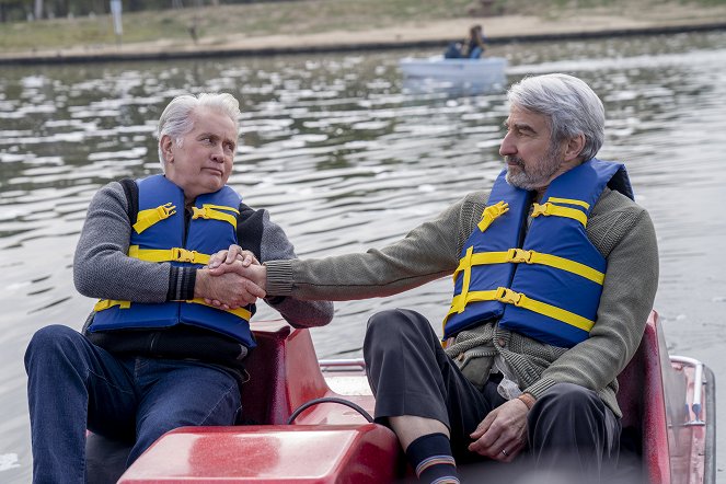 Grace and Frankie - The Funky Walnut - Photos - Martin Sheen, Sam Waterston