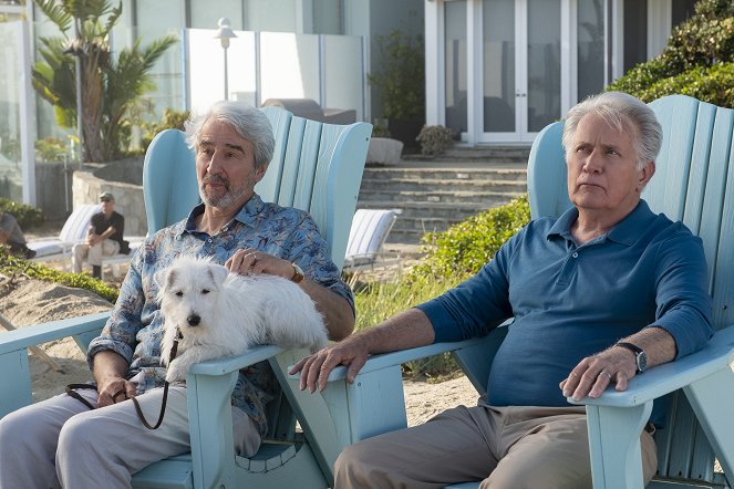 Grace and Frankie - The Change - Photos - Sam Waterston, Martin Sheen