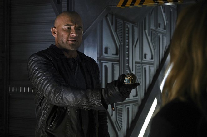 Legends of Tomorrow - Season 5 - Meet the Legends - Photos - Dominic Purcell