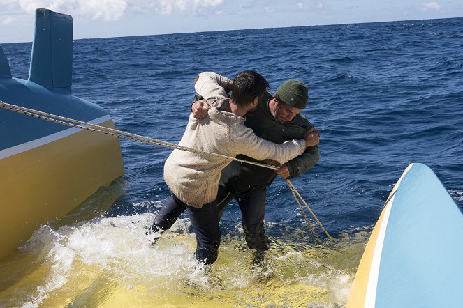 Stranded - Photos - Dominic Purcell