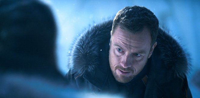 Lost in Space - Impact - Photos - Toby Stephens