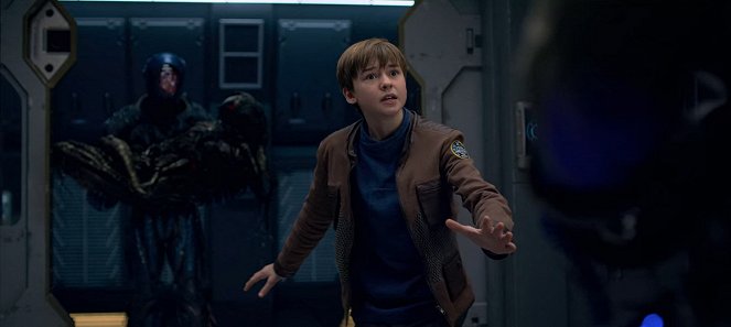 Lost in Space - Season 2 - Shell Game - Photos - Maxwell Jenkins