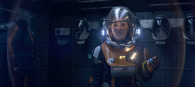 Lost in Space - Ninety-Seven - Photos - Parker Posey