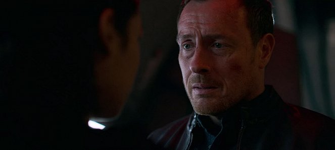 Lost in Space - Ninety-Seven - Photos - Toby Stephens