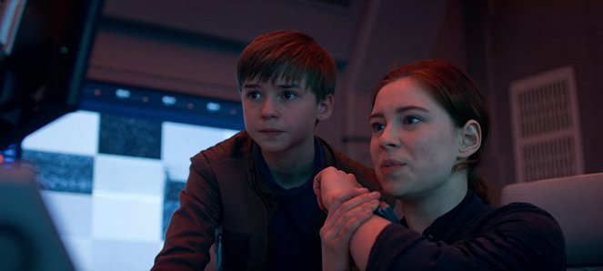 Lost in Space – Verschollen zwischen fremden Welten - Season 2 - Siebenundneunzig - Filmfotos - Maxwell Jenkins, Mina Sundwall