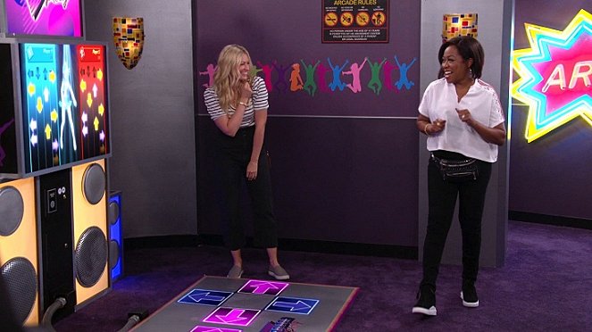 The Neighborhood - Season 2 - Welcome to Bowling - Photos - Beth Behrs, Tichina Arnold