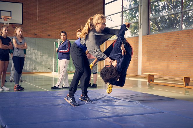 Der Lehrer - Season 8 - Hast du mich grad' Nazi genannt?! - Photos - Stella Holzapfel