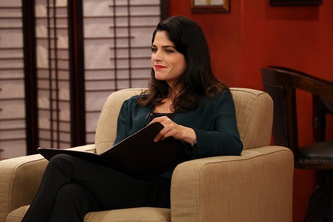 Anger Management - Season 2 - Charlie and the Ex-Patient - Photos - Selma Blair