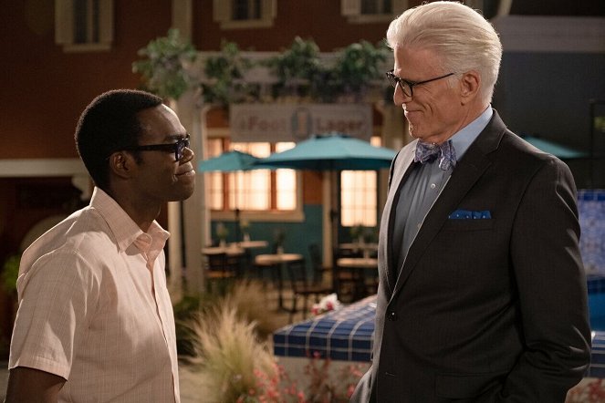 The Good Place - The Answer - Photos - William Jackson Harper, Ted Danson