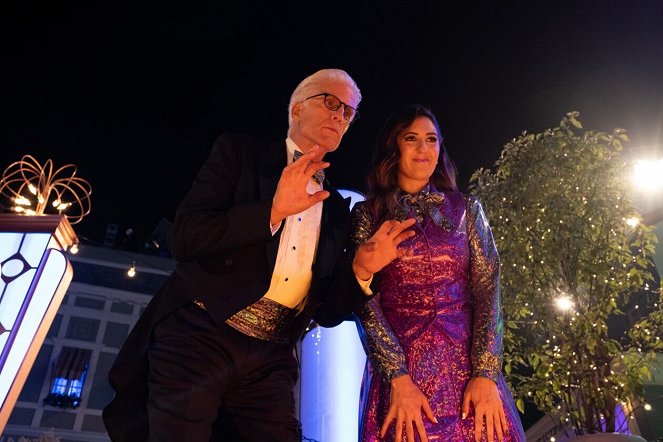 The Good Place - Season 4 - Help Is Other People - Photos - Ted Danson, D'Arcy Carden