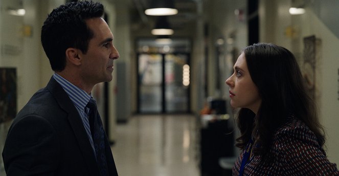 The Morning Show - Open Waters - Do filme - Nestor Carbonell, Bel Powley