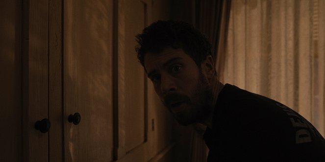 Servant - Bear - Van film - Toby Kebbell