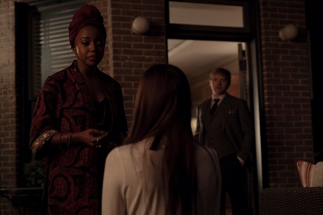 Servant - Season 1 - Haggis - Photos - Jerrika Hinton, Rupert Grint