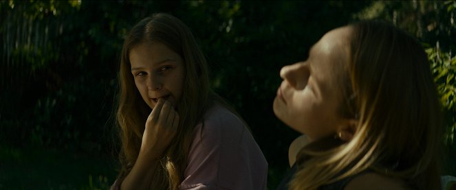 Eastern - Z filmu - Paulina Krzyżańska, Maja Pankiewicz