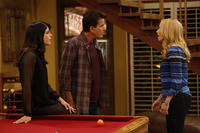 Anger Management - Charlie & Jen Together Again - Photos - Selma Blair, Charlie Sheen, Shawnee Smith
