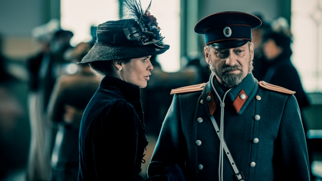 Młody Piłsudski - De la película - Zuzanna Zielińska, Mariusz Kiljan