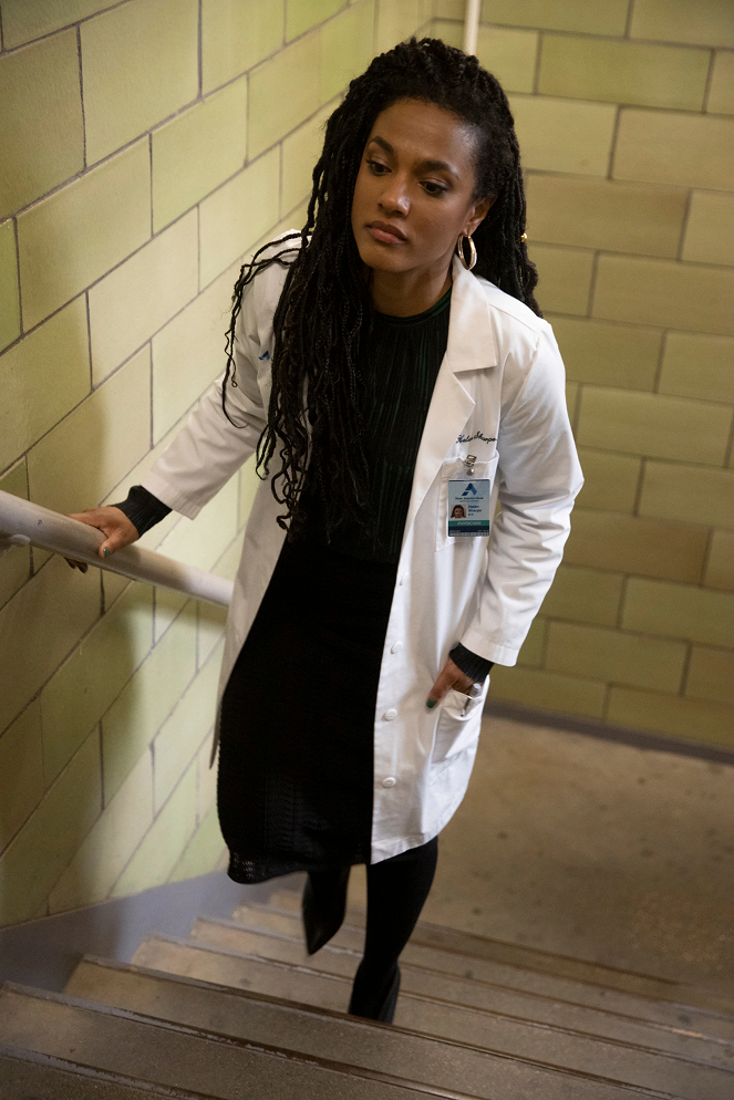 New Amsterdam - Season 2 - Hiding Behind My Smile - Photos - Freema Agyeman