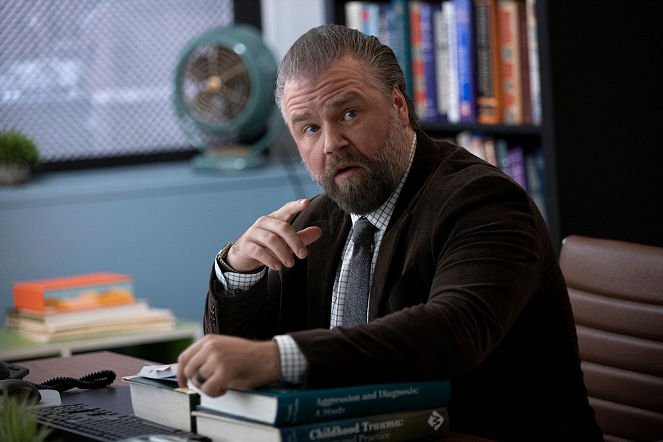 New Amsterdam - Season 2 - Hiding Behind My Smile - Photos - Tyler Labine