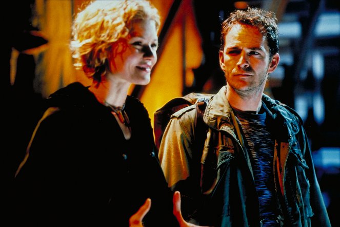 Jeremiah - To Sail Beyond the Stars - Filmfotos - Missy Crider, Luke Perry